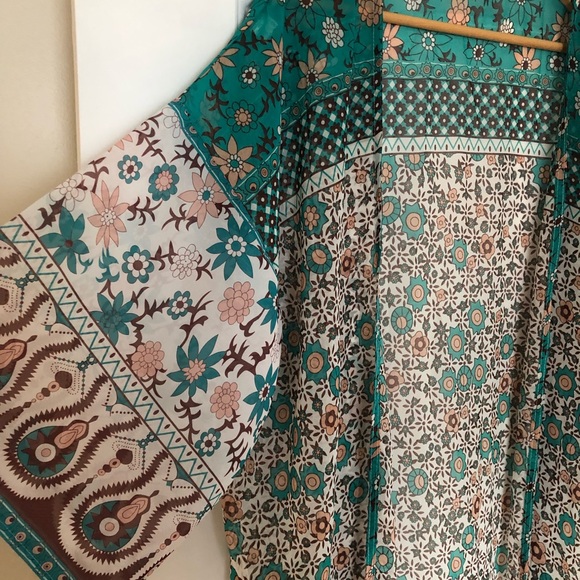 Beautiful boho kimono -perfect condition! - Picture 2 of 3